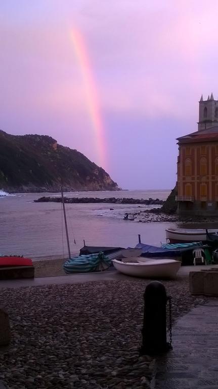 Appartamento fronte spiaggia Cavi di Lavagna Esterno foto